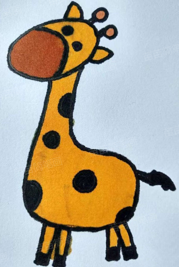 长颈鹿简笔画教程：如何画出逼真的长颈鹿